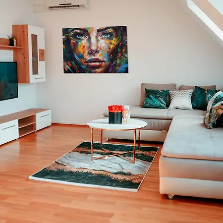 Apartment Deluxe *