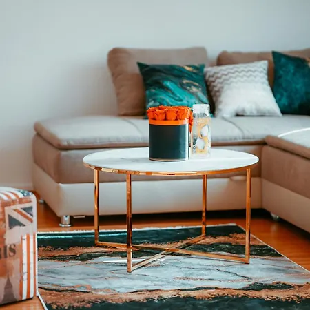 Apartment Deluxe *