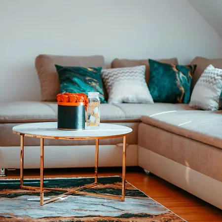 Apartment Deluxe *