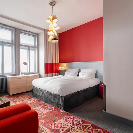 Saint Shermin & Champagne Hotel 4*