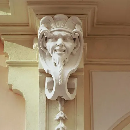 Szálloda Roemischer Kaiser 4*