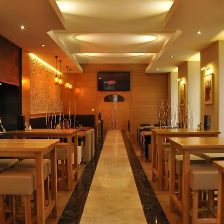 Hotel Arnes 2*