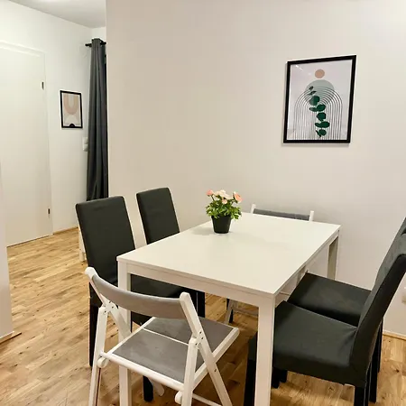 Apartmán Modern With Balcony & Free Parking - Nearby Metro Vídeň