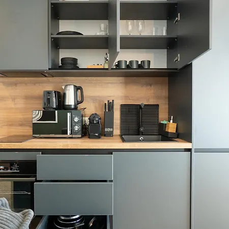 Pet-friendly Flat Near Belvedere