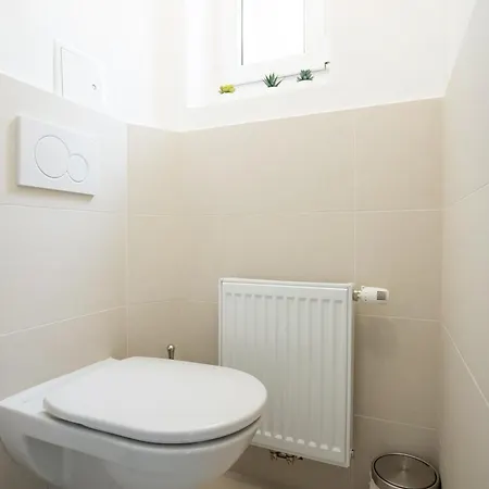 Pet-friendly Flat Near Belvedere Vienna