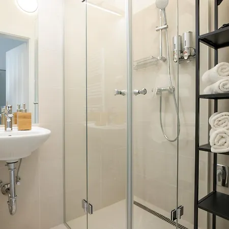 Pet-friendly Flat Near Belvedere *
