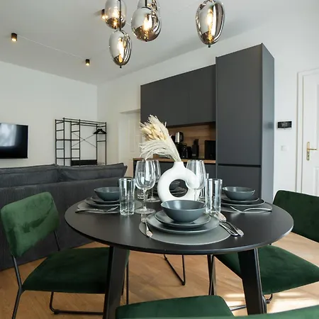 Apartment Pet-friendly Flat Near Belvedere *