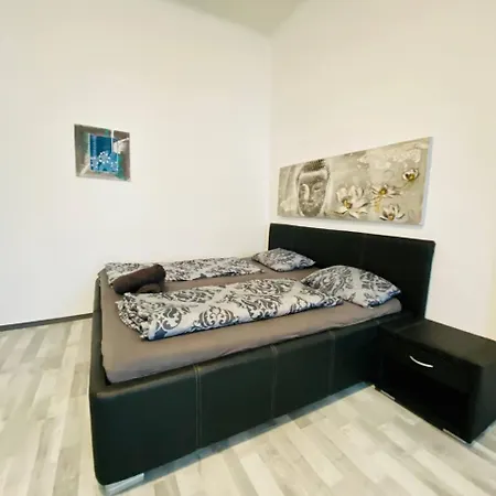 Economic 3p Lg Apartment