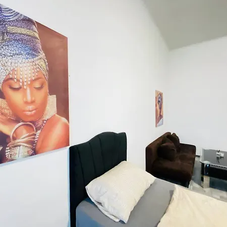 Economic 3p Lg Apartment