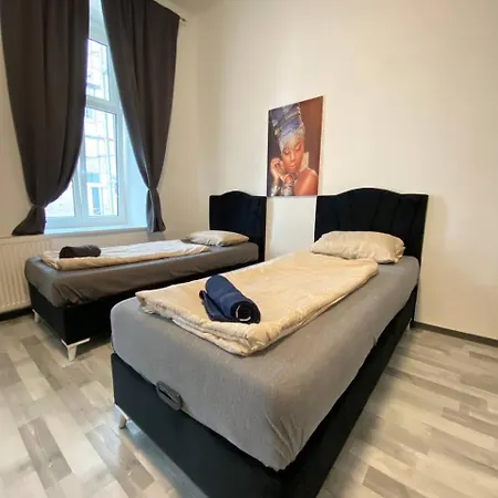 Economic 3p Lg Apartment *
