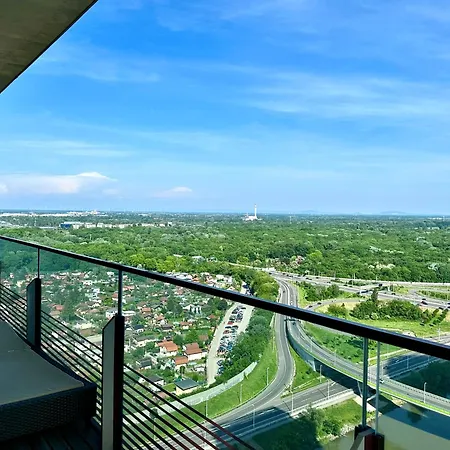 Luxury Penthouse I Rooftop Pool I Self Check-in