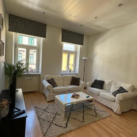Charmante Zentral Gelegene Apartment *