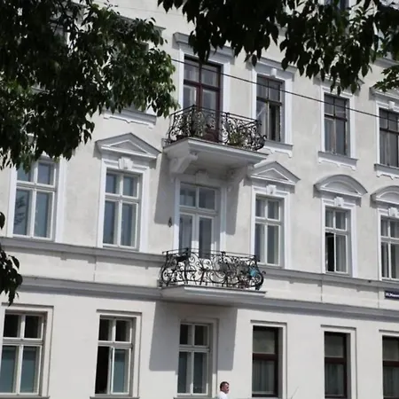 Schoene Dreizimmerwohnung Direkt Am Augarten Apartment