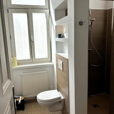 Schoene Dreizimmerwohnung Direkt Am Augarten