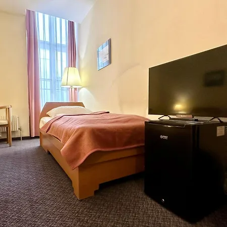 Szálloda Very Apartments, 5 Min To Center, No Reception 3*