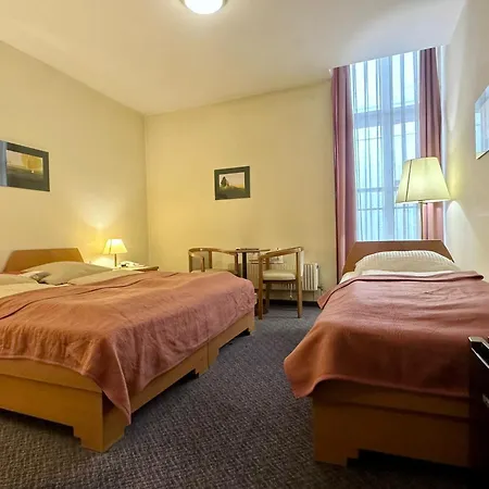 Very Apartments, 5 Min To Center, No Reception 3*