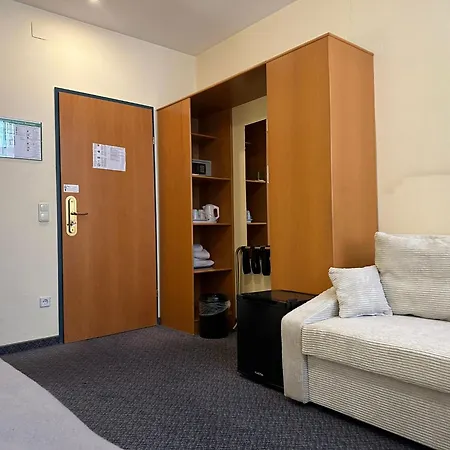 Hotel Very Apartments, 5 Min To Center, No Reception