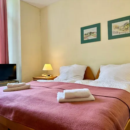 Very Apartments, 5 Min To Center, No Reception 3*