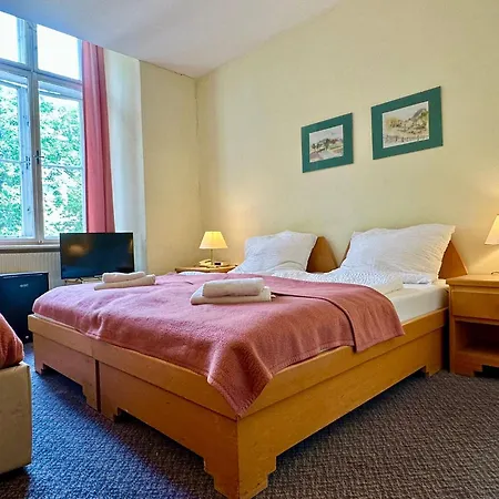 Very Apartments, 5 Min To Center, No Reception