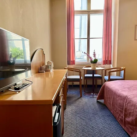 Very Apartments, 5 Min To Center, No Reception 3*
