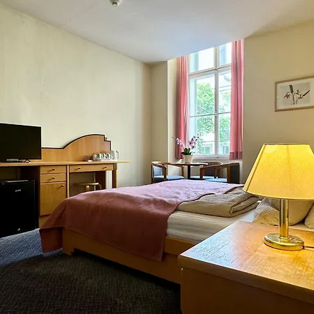 Hotel Very Apartments, 5 Min To Center, No Reception 3*