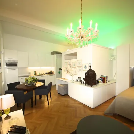 Hoheschule Levade Apartment *
