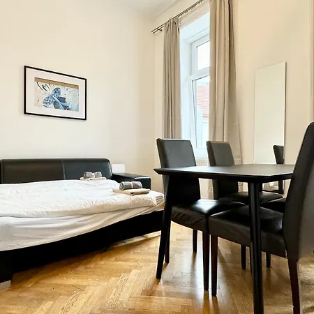 Cosy Located At Famous Kutschkermarkt * Vienna