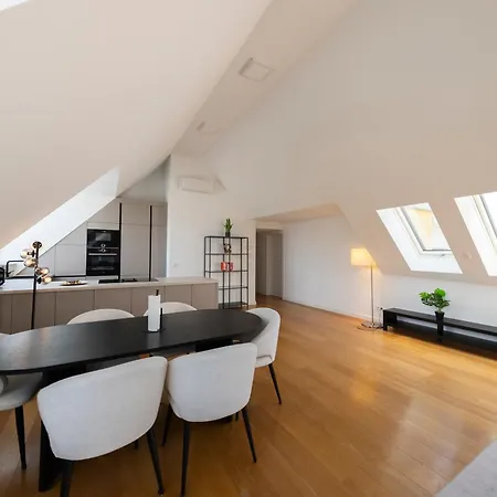 Luxury Penthouse Schonbrunn Apartment