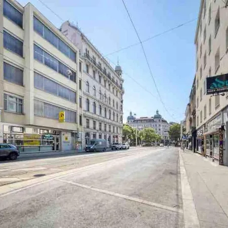 Apartment With Balcony Next Augarten Park Vienna