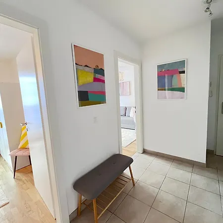 Funky Near Station Free Parking Apartment *