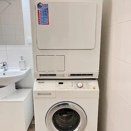 Apartment Funky Near Station Free Parking