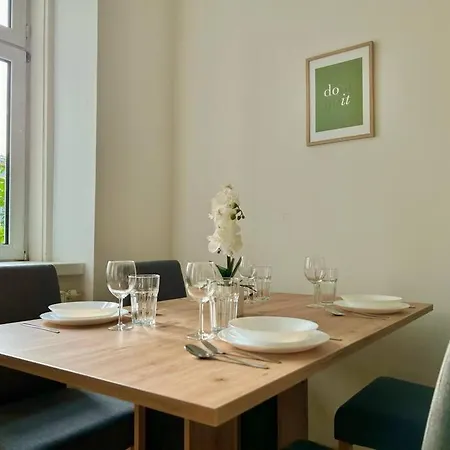 50 M2 Stylish With Free Parking & Netflix