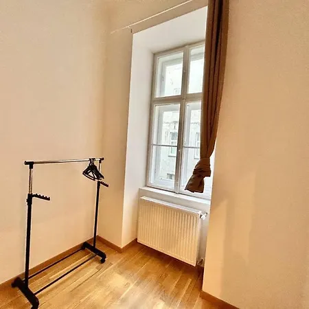 Quiet 60 M2 With Free Parking *