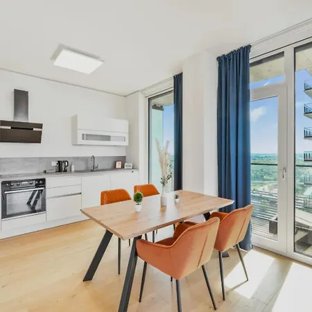 Luxury Penthouse I Rooftop Pool I Self Check-in Vienne