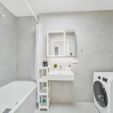 Apartment Luxury Penthouse I Rooftop Pool I Self Check-in Wien
