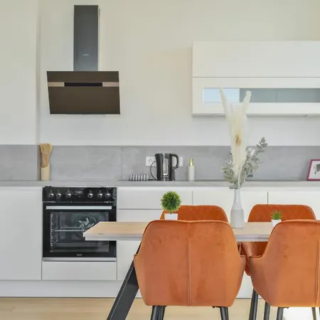 Luxury Penthouse I Rooftop Pool I Self Check-in Appartement *