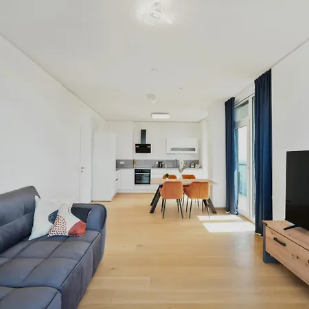 Luxury Penthouse I Rooftop Pool I Self Check-in * Wien