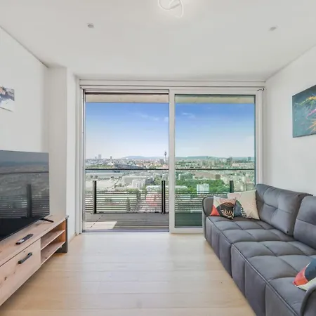 Luxury Penthouse I Rooftop Pool I Self Check-in *