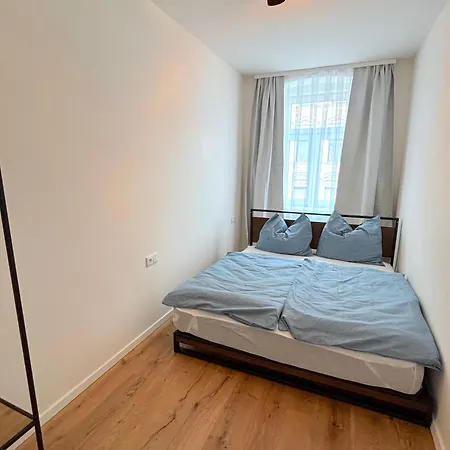 Schoenes Design, 3 Queensize-betten, Walk In Dusche, Kueche Komplett Mit Nespresso, Zusatzpaket Moeglich Kleinkinderbett, Kindergeschirr, Hochstuhl Appartamento