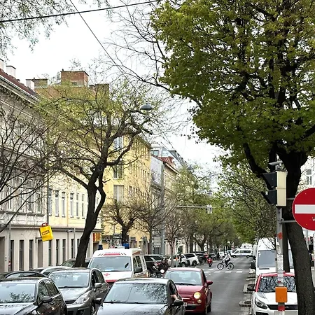 Apartmán Schoenes Design, 3 Queensize-betten, Walk In Dusche, Kueche Komplett Mit Nespresso, Zusatzpaket Moeglich Kleinkinderbett, Kindergeschirr, Hochstuhl