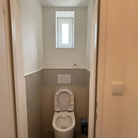 Schoenes Design, 3 Queensize-betten, Walk In Dusche, Kueche Komplett Mit Nespresso, Zusatzpaket Moeglich Kleinkinderbett, Kindergeschirr, Hochstuhl Appartamento *