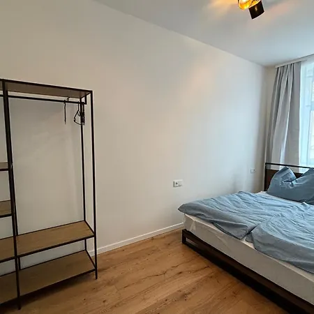 Schoenes Design, 3 Queensize-betten, Walk In Dusche, Kueche Komplett Mit Nespresso, Zusatzpaket Moeglich Kleinkinderbett, Kindergeschirr, Hochstuhl Appartamento *