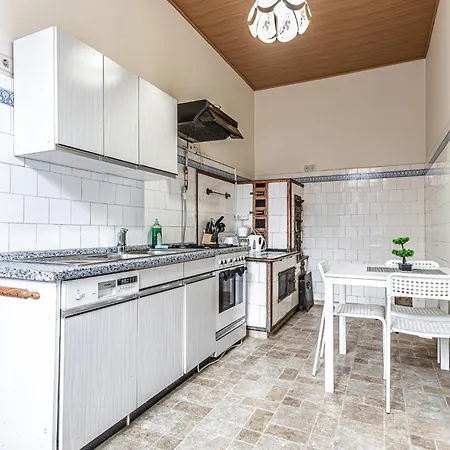 Brilliant 2br Apt. Near Akh-hospital *