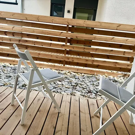 Apartmán Modern With Balcony & Free Parking - Nearby Metro