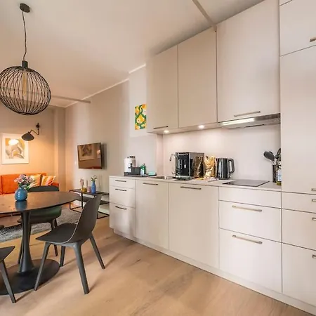 Robert I Levestate Apartment