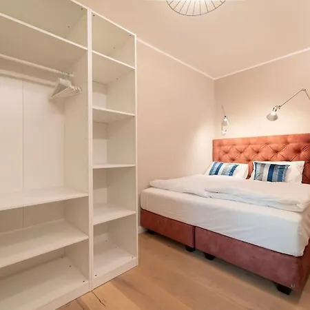 Robert I Levestate Apartment