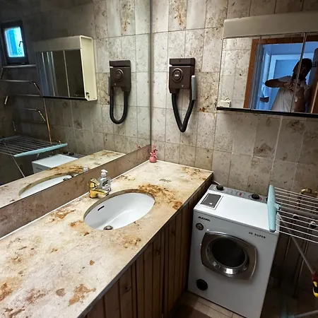 21 Apartment *