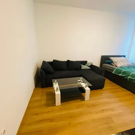 Neicapartmentgellergasse16 * Vienna