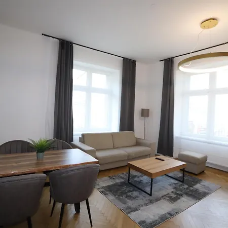 Aparthotel Or 1050 3*