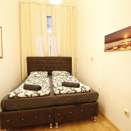 Comfortable Near Schonbrunn Palace